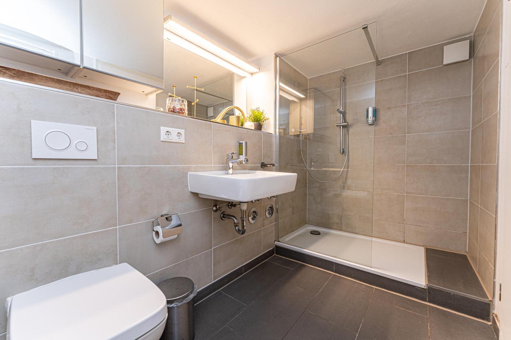 Apartment Flair Zentral Und Ruhig Für Familien Und Geschäftsreisende - Von Rueden Gmbh Berlin