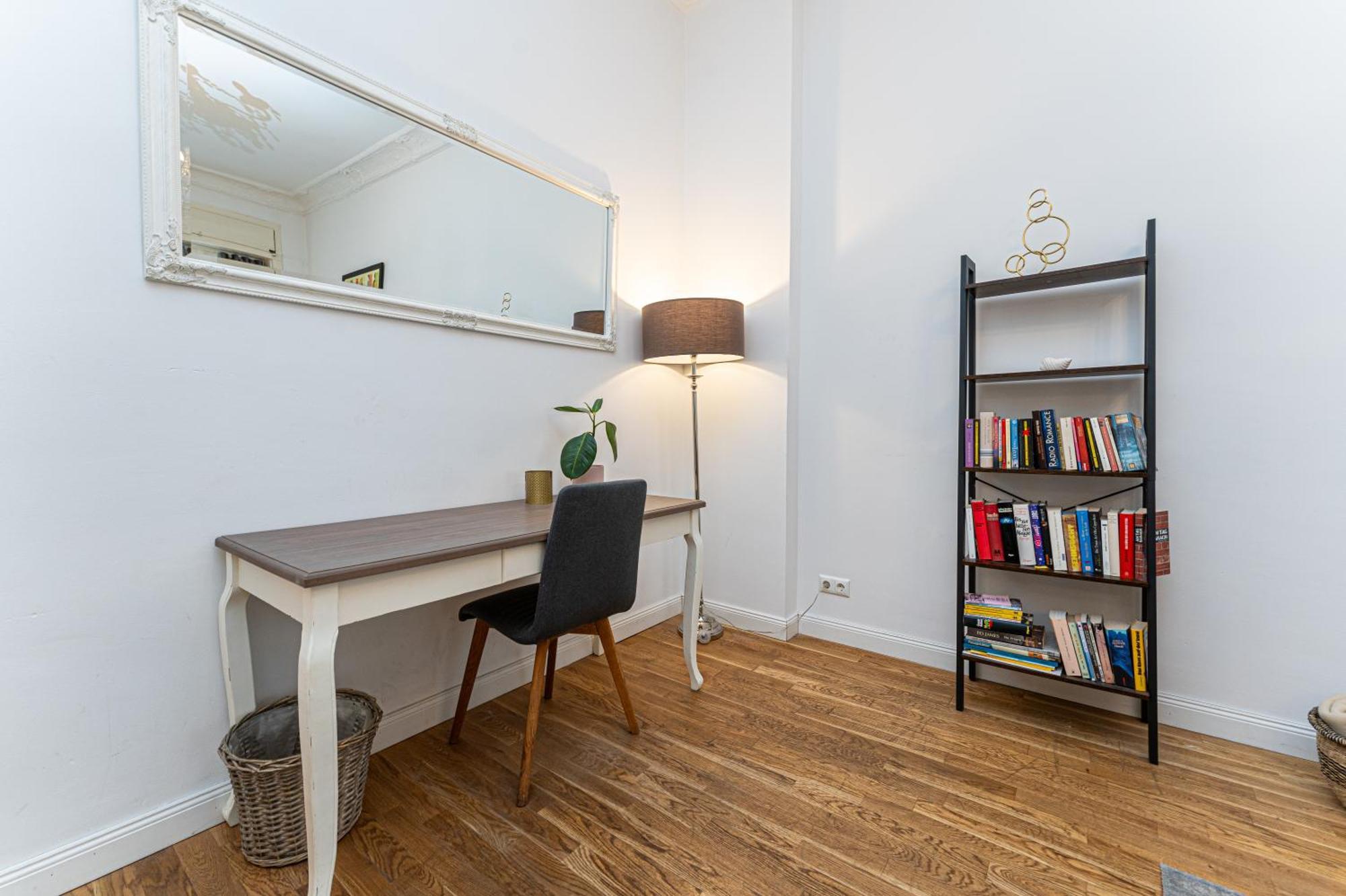 Flair Zentral Und Ruhig Für Familien Und Geschäftsreisende - Von Rueden Gmbh * Berlin